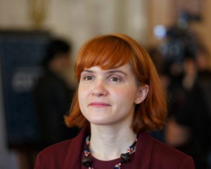 Голова ТСК Безугла відмовилася відповідати на запитання журналістки про допит у справі "вагнерівців"