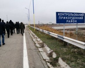Кримчан возитимуть на окупований півострів на електромобілях - Верещук