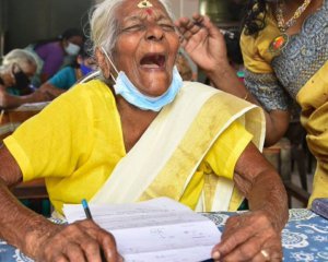 Женщина научилась читать и писать в 104 года