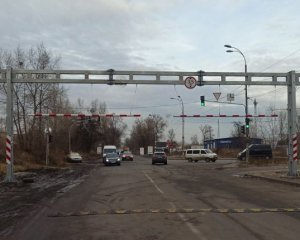 Проїдуть не всі: на в&#039;їзді до Києва встановили обмежувальні ворота