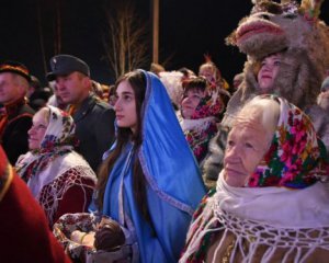На Прикарпатті п&#039;ять тисяч колядників заспівали разом і встановили рекорд України