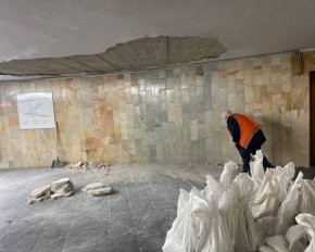 В метро Харькова обрушился потолок
