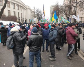 &quot;Дайте просто работать!&quot;: ФОПы пикетируют под Верховной Радой – центр Киева перекрыт
