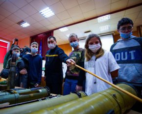 Вторгнення Росії: українським школярам провели урок із мінної безпеки