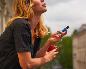 Електронні сигарети незабаром не можна буде курити у громадських місцях: які будуть штрафи