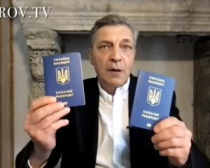 Невзоров показав свій український паспорт – відео