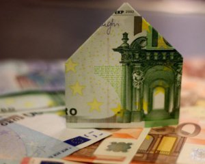 Курс євро рвонув угору в останній день літа: що з доларом