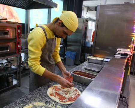 Стул у ребенка пахнет дрожжами