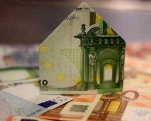 Євро дешевшає другий день поспіль: курс валют на 2 лютого