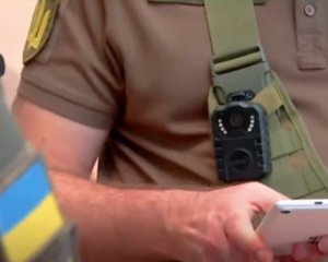 Повістки почали вручати під відеозапис