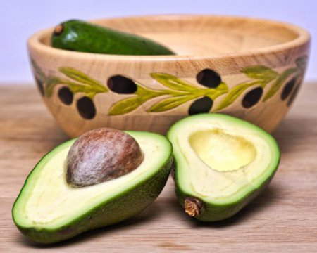 Корисні поради для швидшого дозрівання авокадо