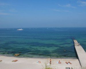 Перші шість пляжів відкрито: в Одесі офіційно дозволяють купання в морі