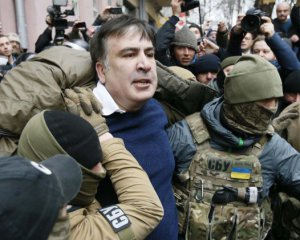 Шикарные размеры и египетский стиль: показали столичную квартиру Саакашвили