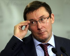 Работаю честно - Луценко отреагировал на митинг возле своего дома