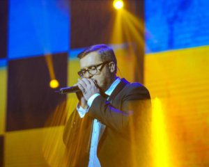 Александр Пономарев спел о "лучшей" женщине