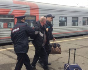 Результат пошуку зображень за запитом "У Росії українців висаджують із поїздів, які їдуть із Білорусі"