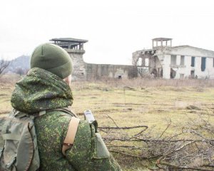 "С палкой в руках проверял багаж и людей на блокпосту" - бывший боевик рассказал о своей "службе" в ДНР