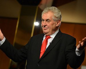 "Земан - марионетка Кремля" - президента Чехии критикуют за покрытие российского хакера