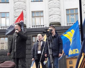 Тягнибок объяснил, что имеется в их пакете антиолигархических законов
