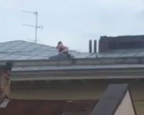 Парочка любят заниматься сексом на крыши