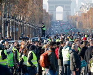   Anti-government demonstrations in France: the authorities mobilized 80,000 police officers 