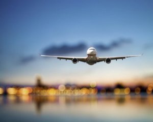 В українських аеропортах скасовують рейси