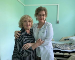 Результат пошуку зображень за запитом "Ада Роговцева потрапила до лікарні"