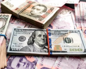 Чому долар подешевшав: відповідь Нацбанку