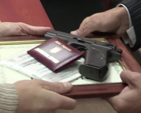 Минобороны позволили тайно награждать огнестрельным оружием