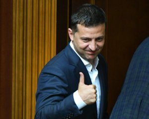 Замість позбавлення мандату - штраф: Зеленський пом'якшує долю кнопкодавам