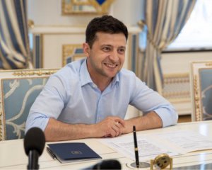 Скорочений Верховний суд і менші зарплати: Зеленський підписав закон