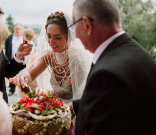 Korovaj ta rušnyky na vesillya vezly z Ukraїny — ukraїnka rozpovila, jak zalyšylasya žyty v Italiї
