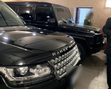 Результат пошуку зображень за запитом "\У екс-нардепа знайшли 6 елітних автівок4"