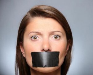 Оштрафували жінку, яка обматюкала свою матір