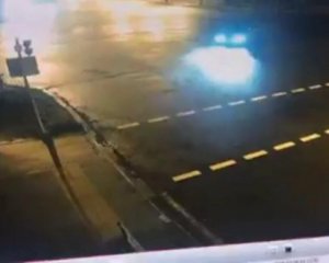 Пьяная девушка разбила чужую иномарку