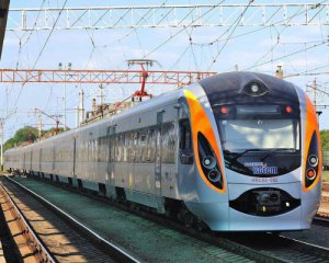 Назвали дату відновлення залізничного сполучення зі Львовом