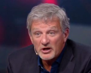 "Что-то вроде микрофона, но могла и гранату держать" - Пальчевський утікав від журналістки