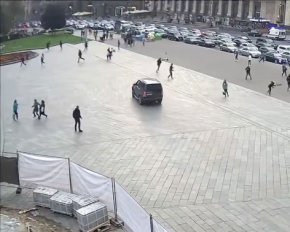Некерований джип задавив двох людей у центрі Києва