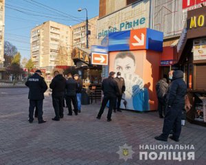 Неизвестный с ножом ограбил кредитный союз