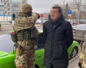 Злочинці "вибивали" з чоловіка неіснуючий борг і намагалися відібрати його квартиру